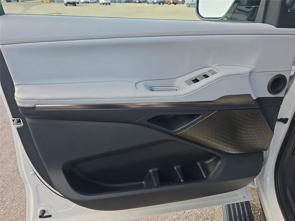 New 2026 Lincoln Navigator L Black Label AWD/4WD image 17