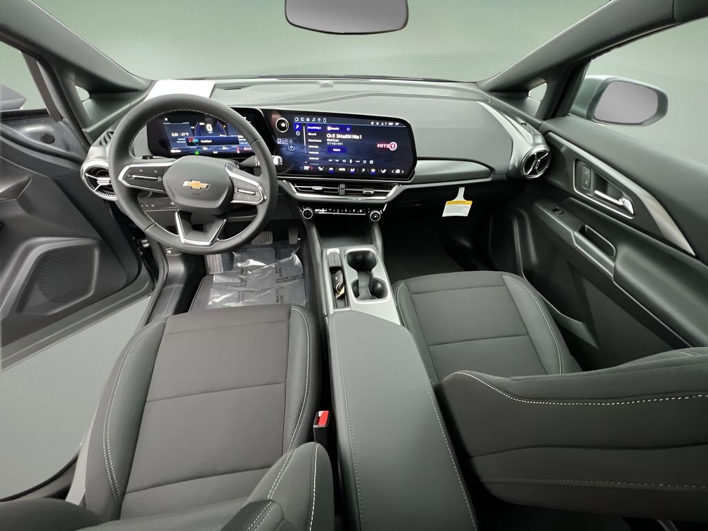 New 2026 Chevrolet Equinox EV LT image 18