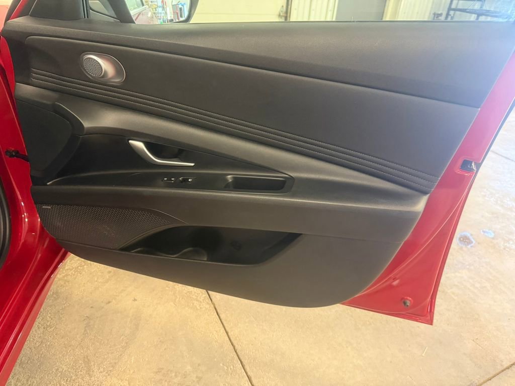 Certified 2023 Hyundai Elantra Limited w/ Cargo Package FWD image 30