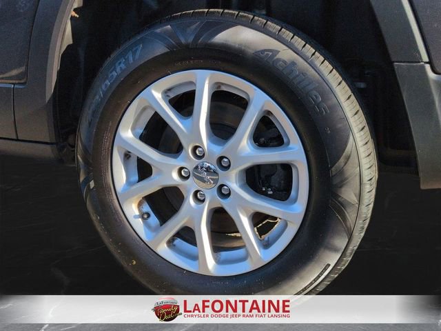 Used 2015 Jeep Cherokee Latitude w/ Comfort/Convenience Group image 32