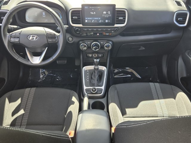 Used 2024 Hyundai Venue SEL FWD image 13