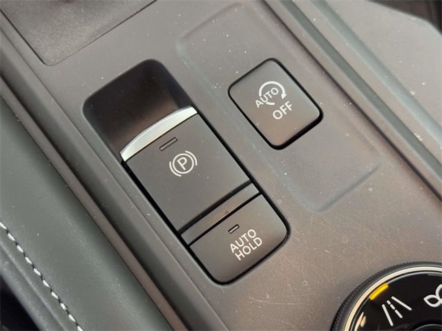 Used 2025 Nissan Pathfinder S image 30