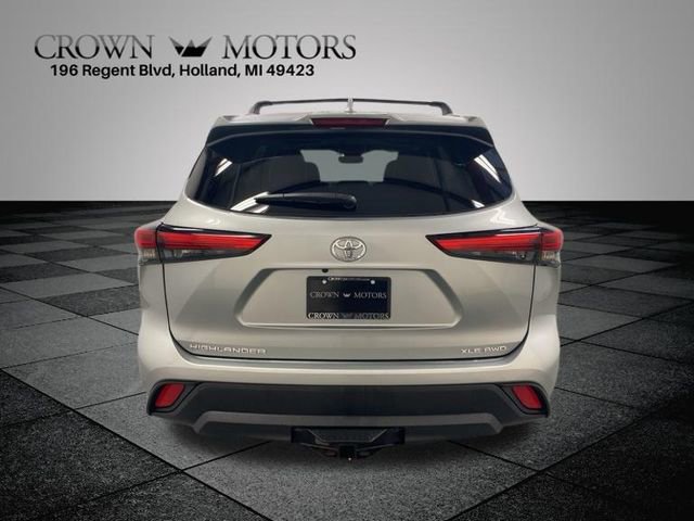 Used 2022 Toyota Highlander XLE image 5