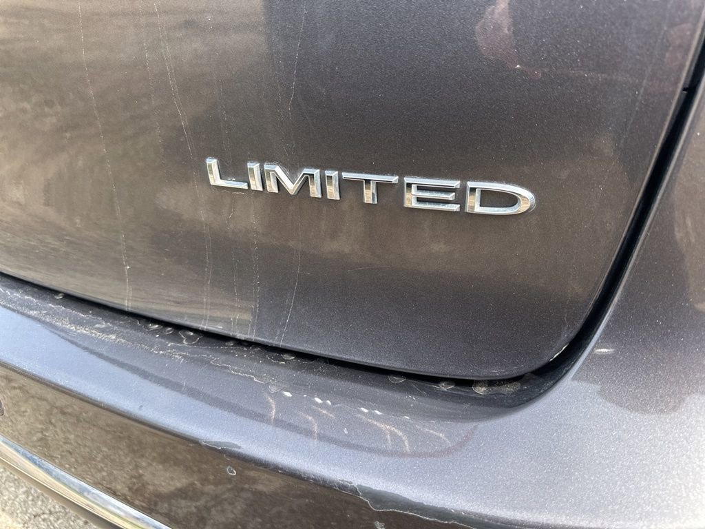 Used 2023 Chrysler Pacifica Limited image 12