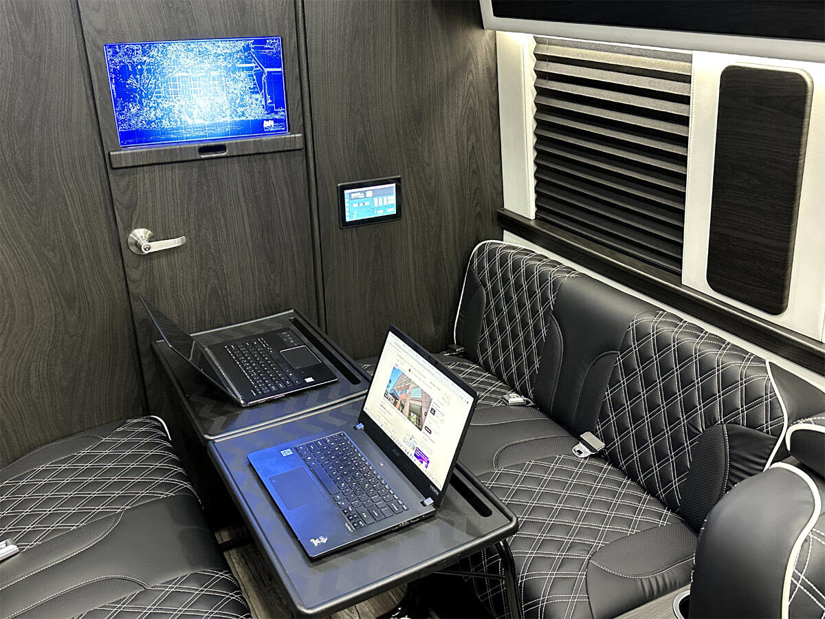 Used 2024 Mercedes-Benz Sprinter 3500 image 5