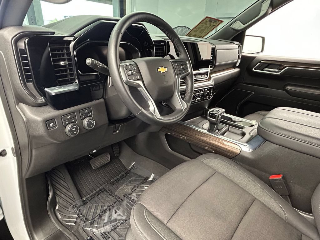Used 2026 Chevrolet Silverado 1500 LT AWD/4WD image 40