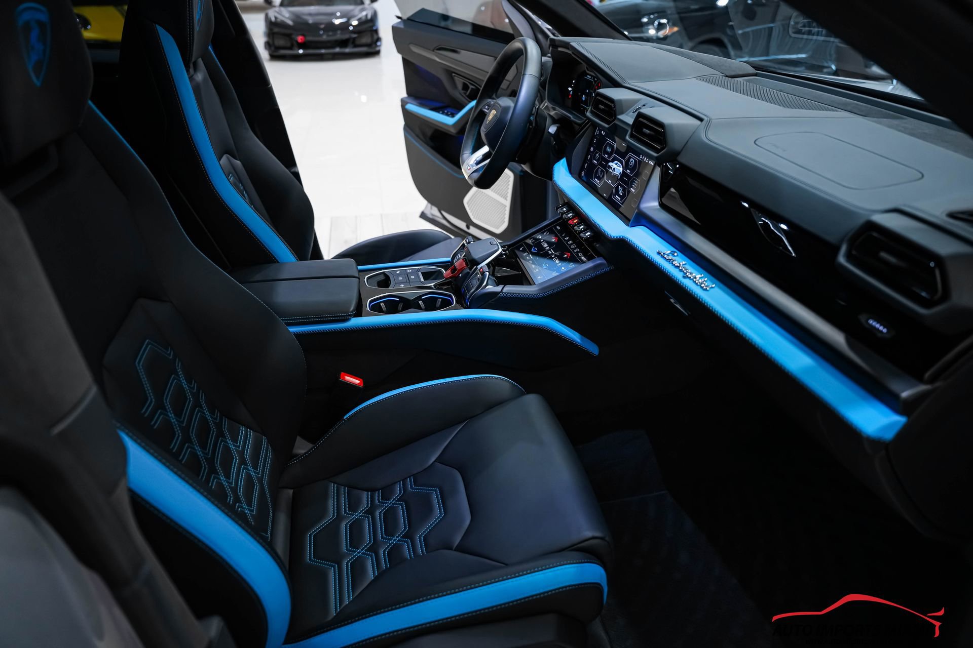 Used 2025 Lamborghini Urus SE image 48