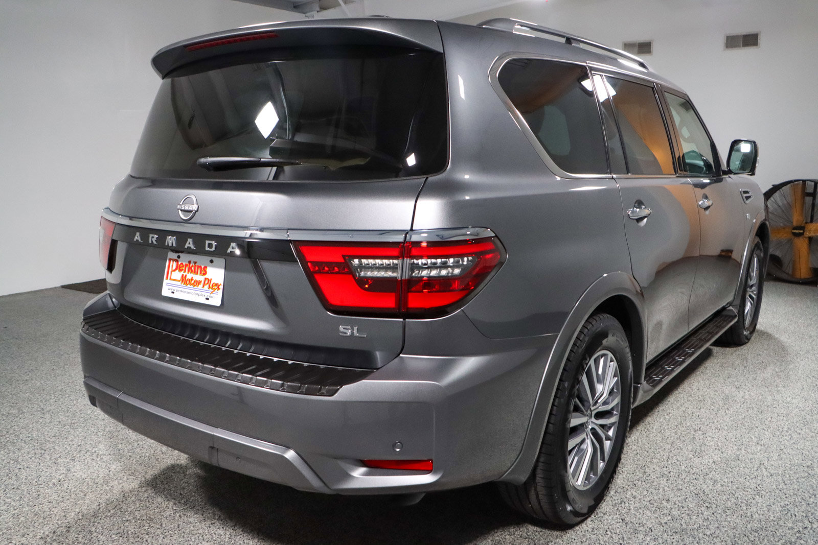 Used 2022 Nissan Armada SL w/ Captain's Chairs Package image 7