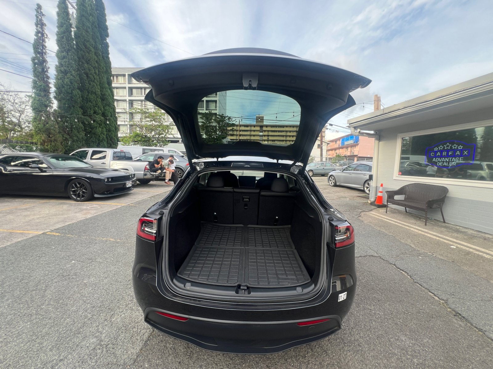 Used 2025 Tesla Model Y Long Range RWD image 28