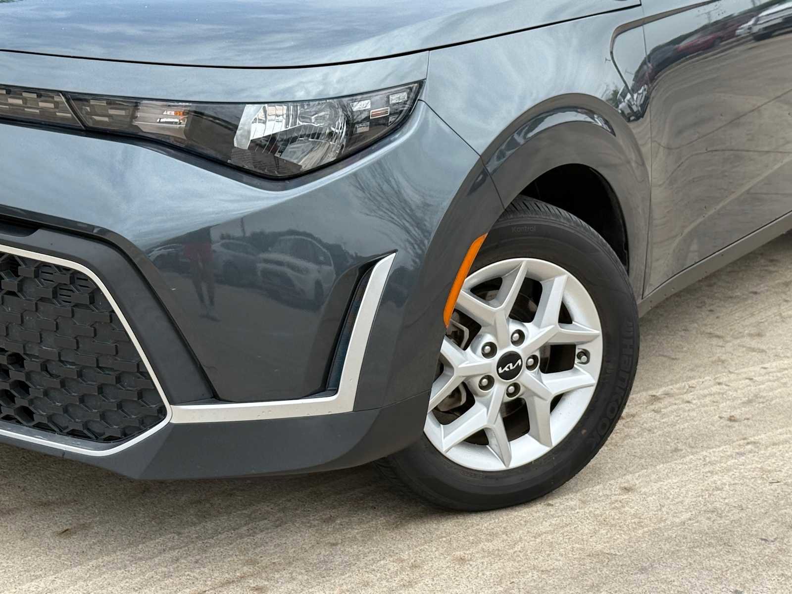 Certified 2023 Kia Soul S image 3