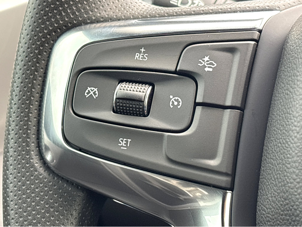 New 2026 Chevrolet Blazer LT w/ LPO, Black Sport Package FWD image 16