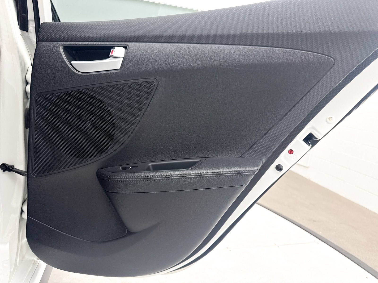Used 2016 Hyundai Veloster Turbo R-Spec FWD image 26