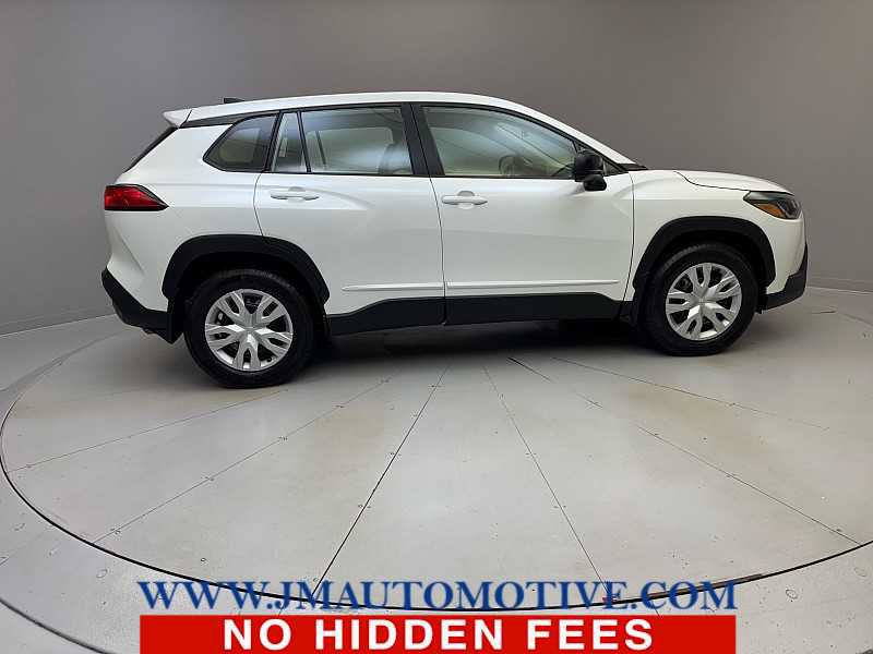 Used 2023 Toyota Corolla Cross L AWD/4WD image 6