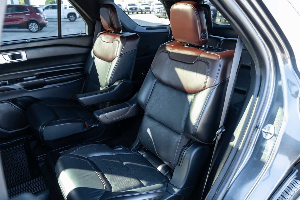 Used 2020 Ford Explorer Platinum w/ Premium Technology Package image 15