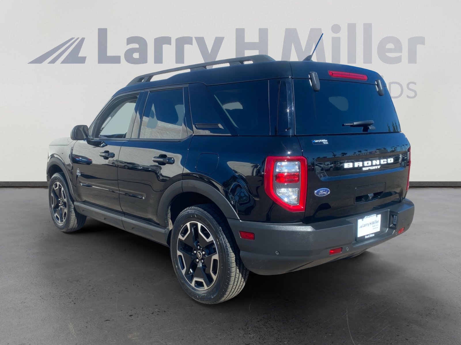 Used 2024 Ford Bronco Sport Outer Banks image 3