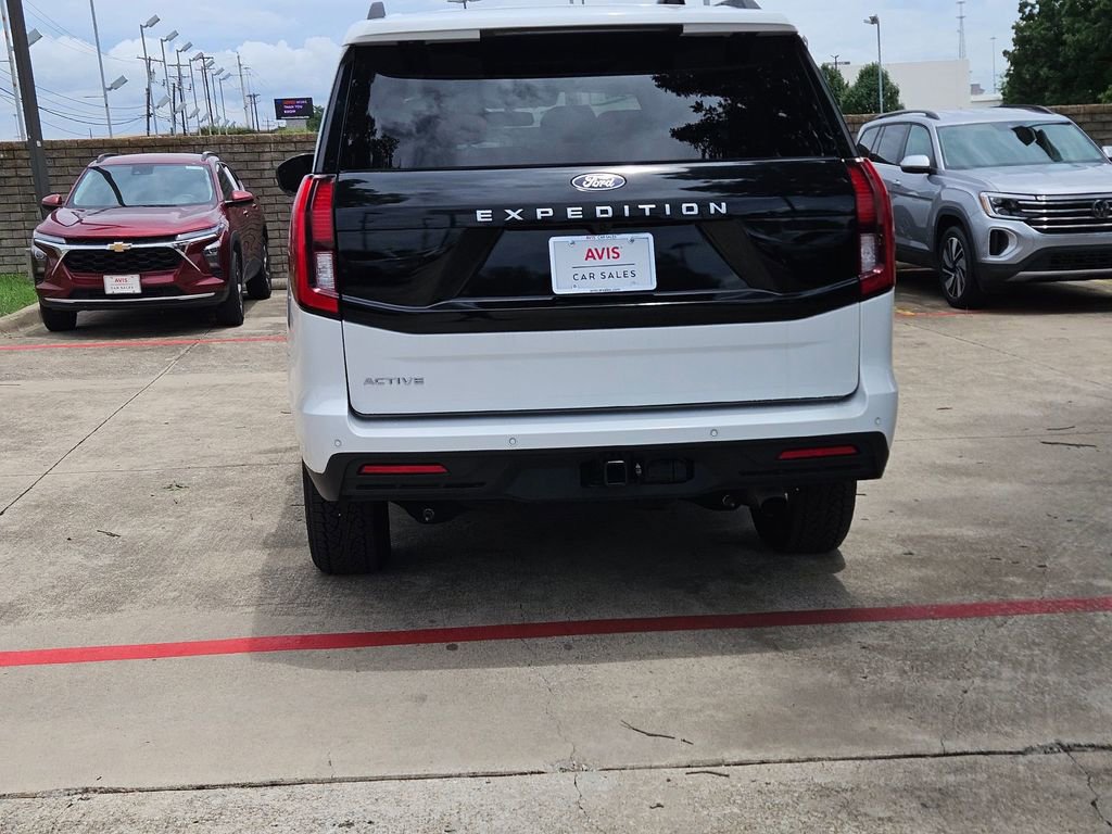 Used 2025 Ford Expedition Active AWD/4WD image 5