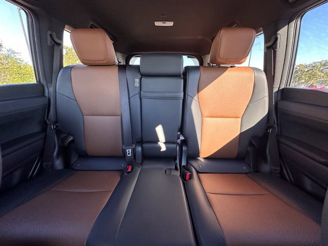 Used 2025 Lexus GX 550 w/ Cold Area Package AWD/4WD image 35