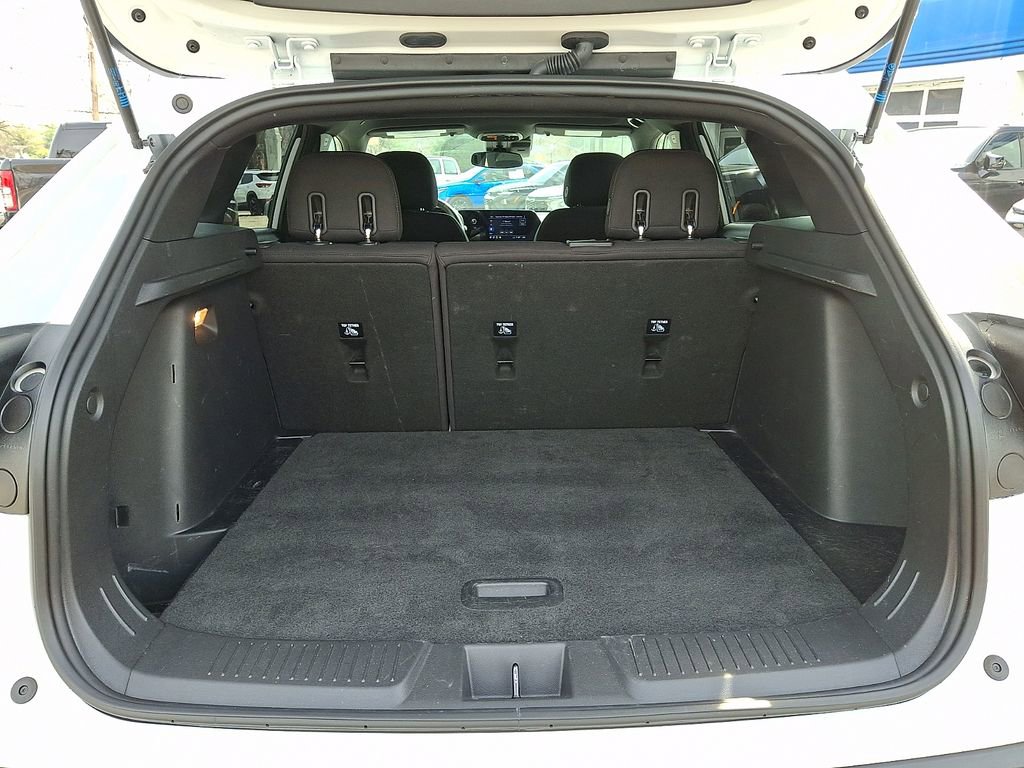 Used 2024 Chevrolet Trax RS w/ Driver Confidence Package image 28