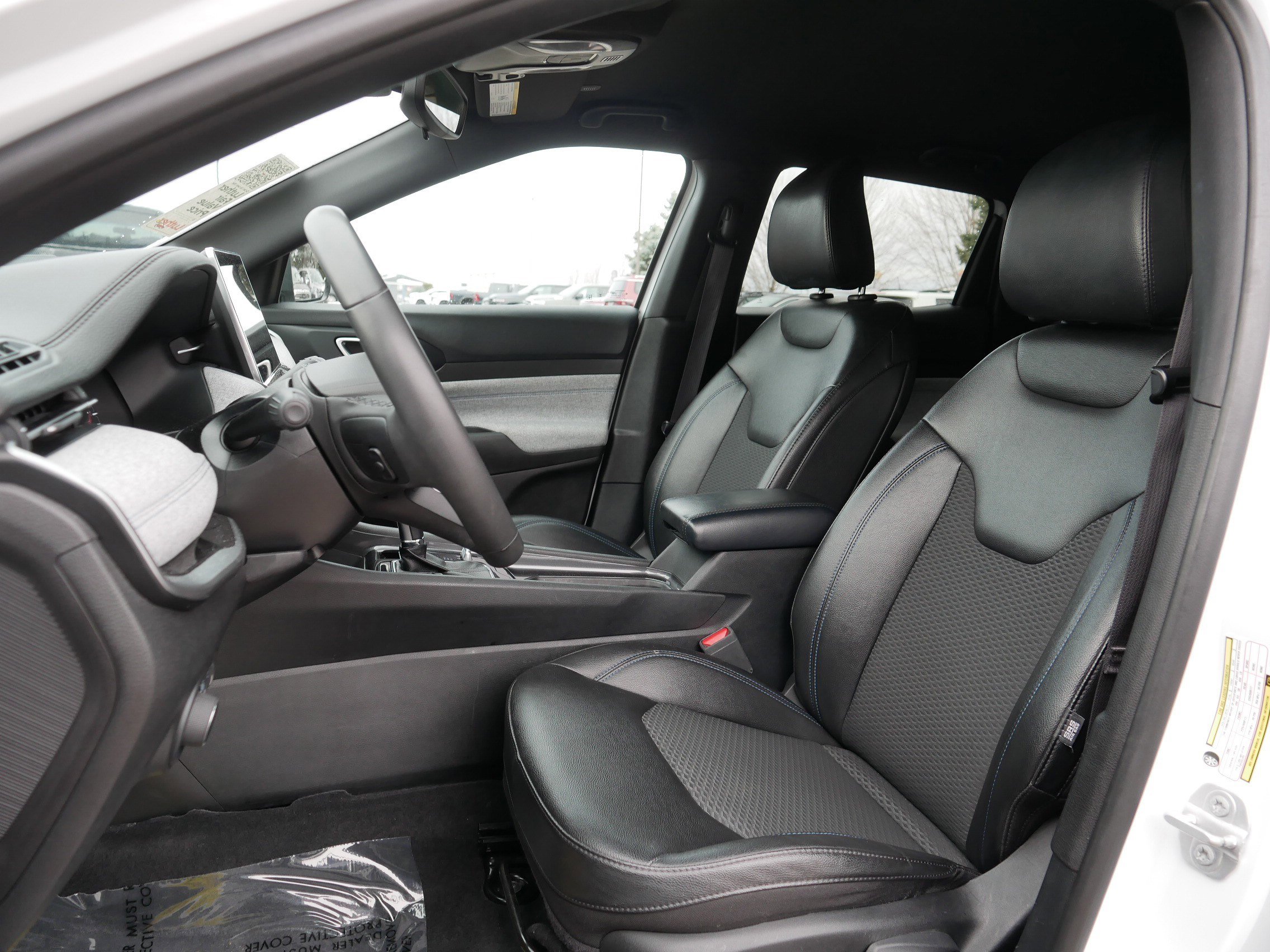 Certified 2024 Jeep Compass Latitude image 34