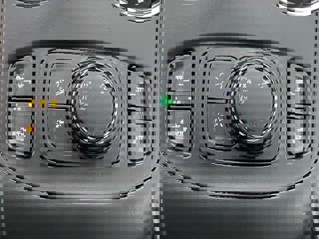 Certified 2024 GMC Terrain SLE w/ Driver Convenience Package image 21