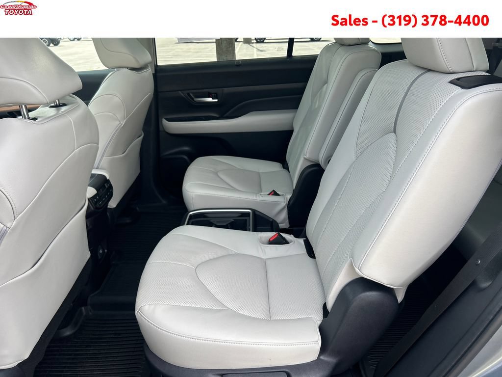 Certified 2025 Toyota Grand Highlander AWD image 25