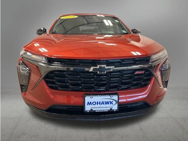 Used 2024 Chevrolet Trax RS w/ Driver Confidence Package image 2