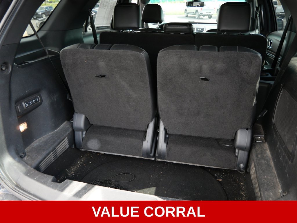 Used 2017 Ford Explorer Limited w/ Equipment Group 301A AWD/4WD image 9