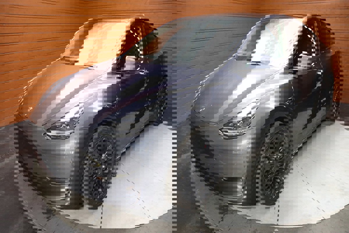 Used 2022 Tesla Model Y Performance image 5