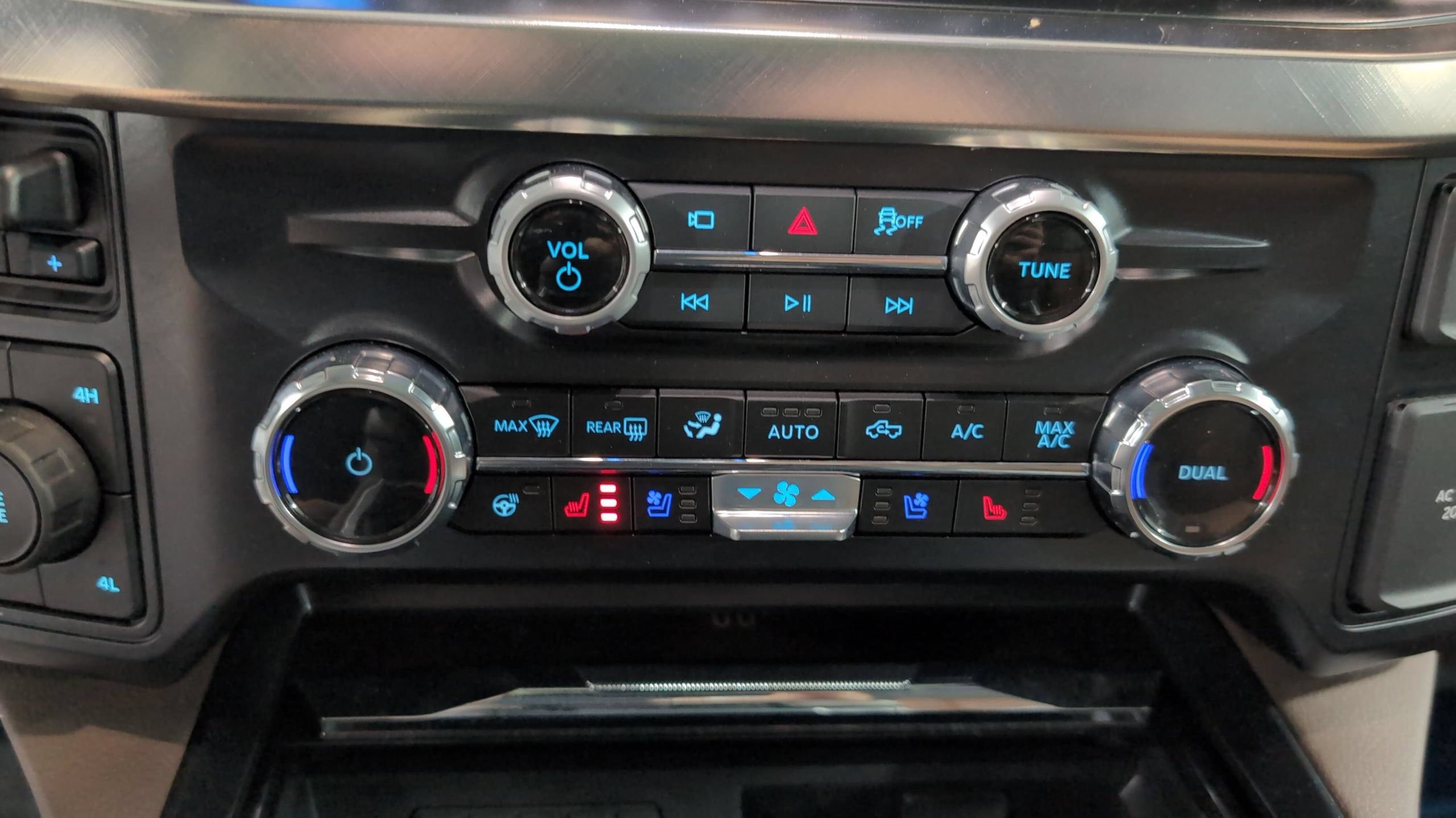 Used 2026 Ford F450 King Ranch w/ FX4 Off-Road Package AWD/4WD image 25