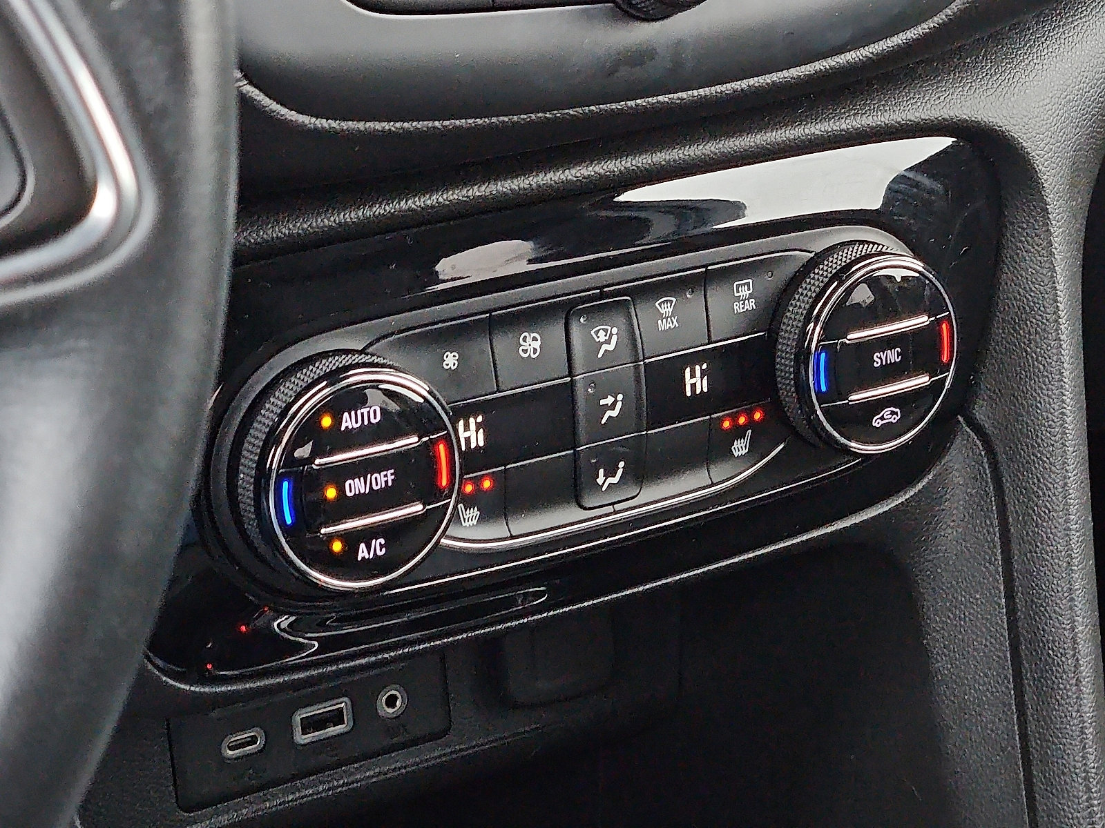 Certified 2021 Buick Encore GX Select w/ Advanced Technology Package image 15