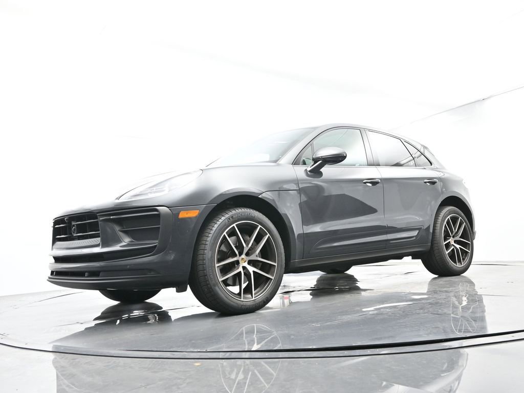 Certified 2023 Porsche Macan AWD/4WD image 42