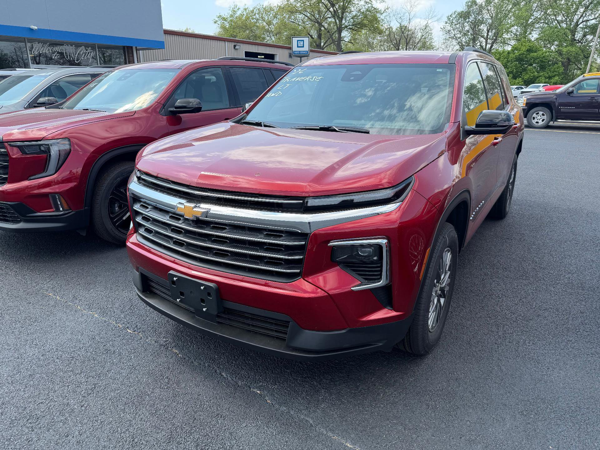 New 2026 Chevrolet Traverse LT w/ Driver Confidence Package AWD/4WD image 1