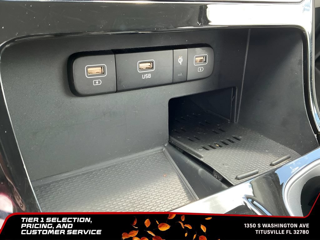 Used 2024 Kia Carnival EX FWD image 28