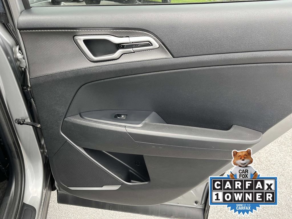 Used 2024 Kia Sportage LX image 19