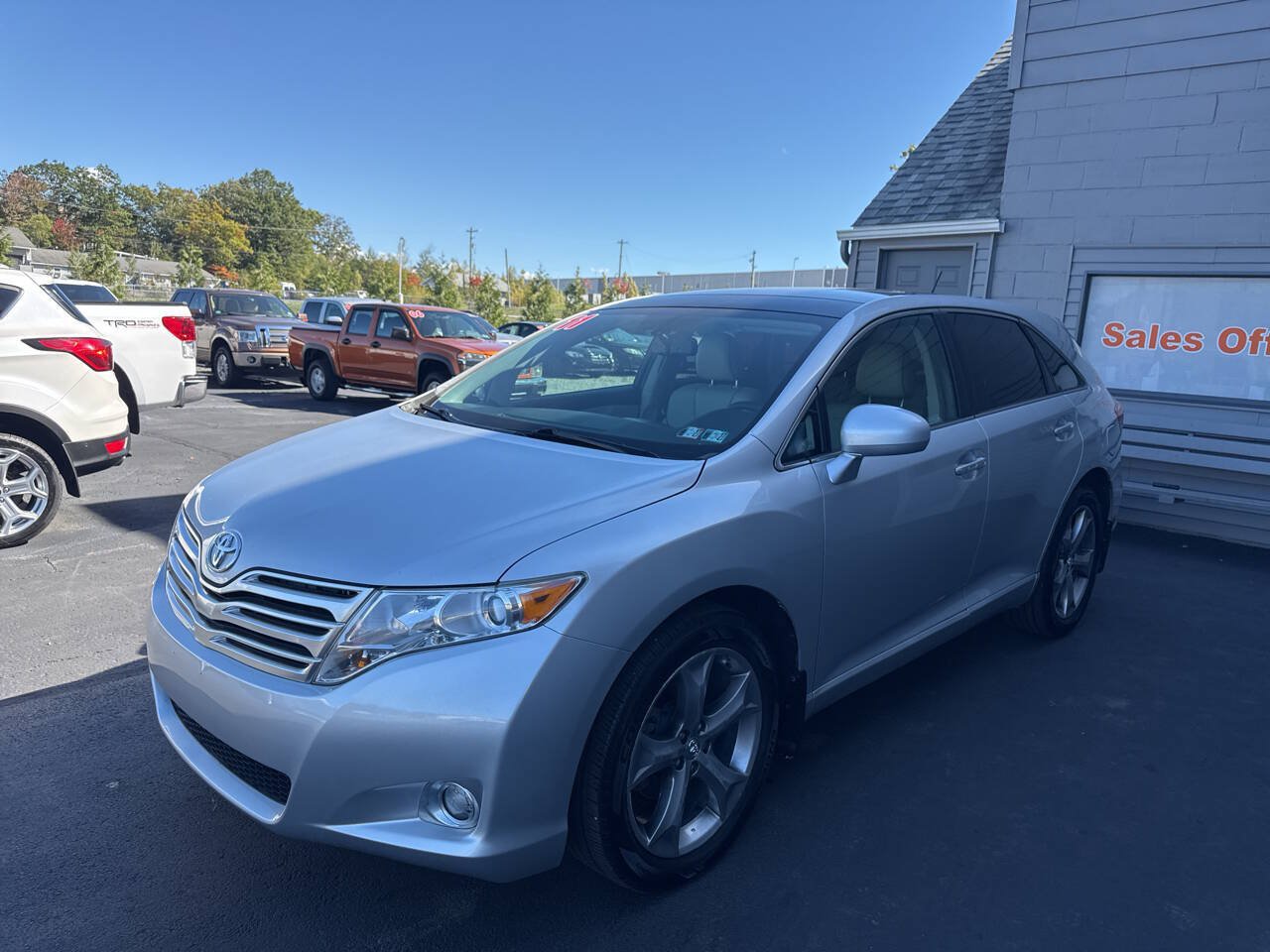 Used 2011 Toyota Venza AWD w/ Comfort Pkg image 3