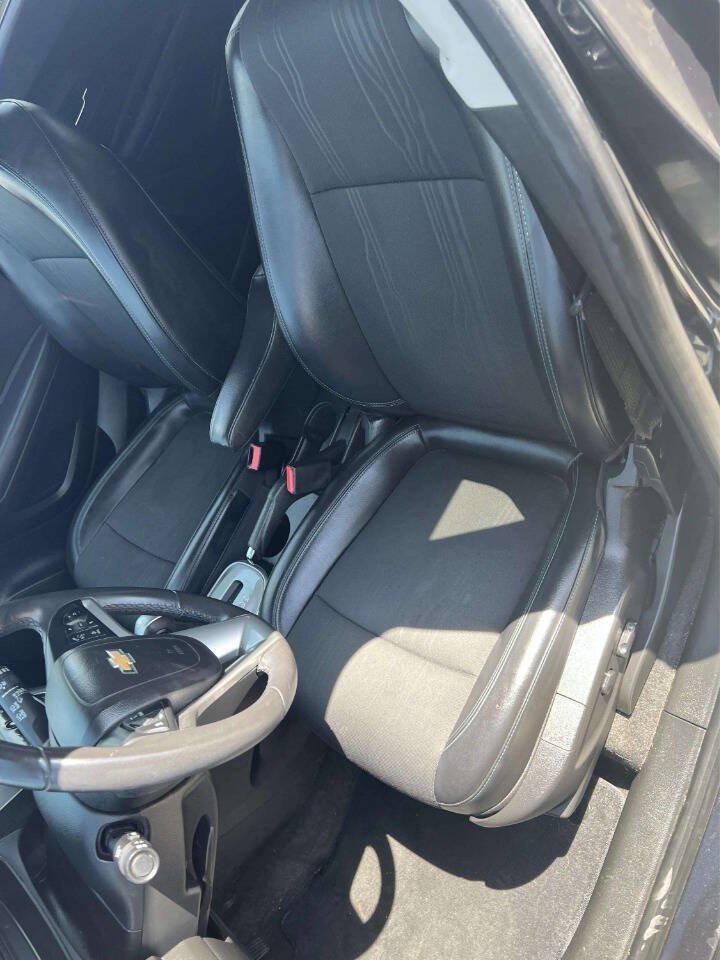 Used 2016 Chevrolet Trax LT w/ LT Convenience Package AWD/4WD image 19