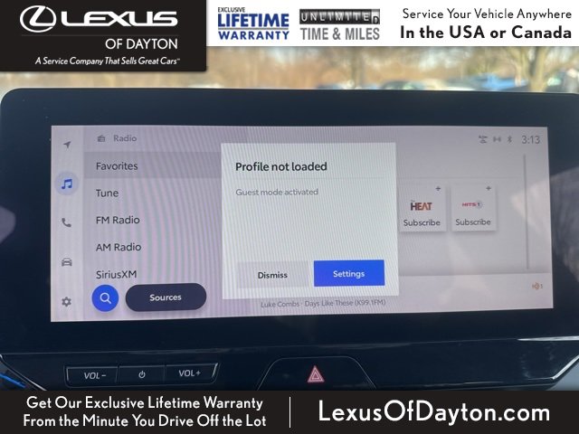 Used 2023 Toyota Venza XLE image 23