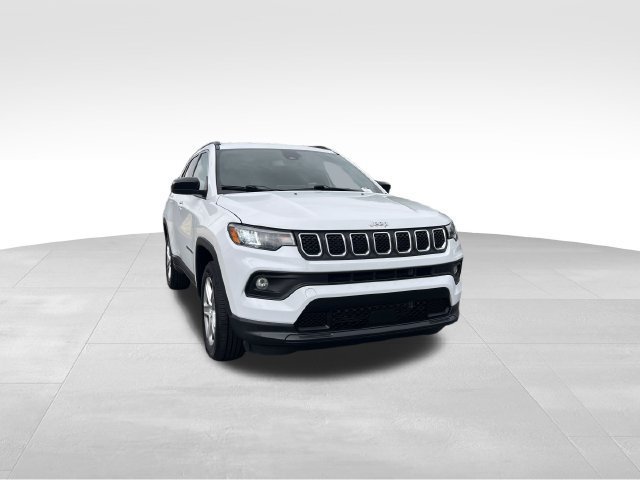 Used 2023 Jeep Compass Latitude AWD/4WD image 7