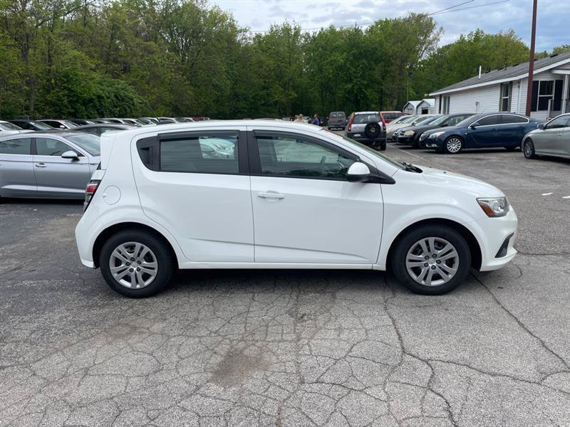Used 2017 Chevrolet Sonic LT FWD image 4