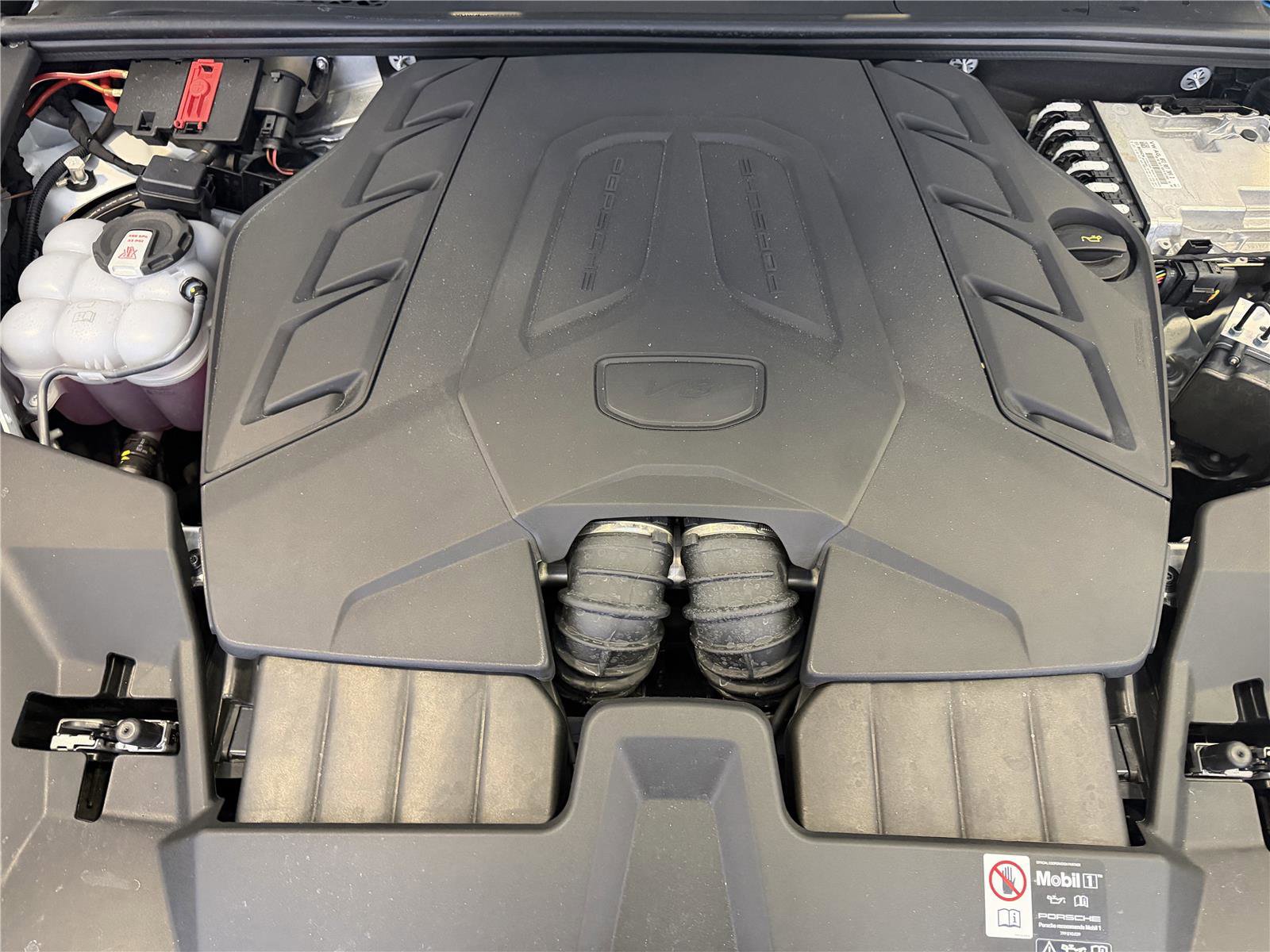 Certified 2025 Porsche Cayenne GTS image 26