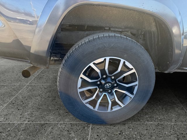 Used 2023 Toyota Tacoma TRD Sport w/ Technology Package image 10