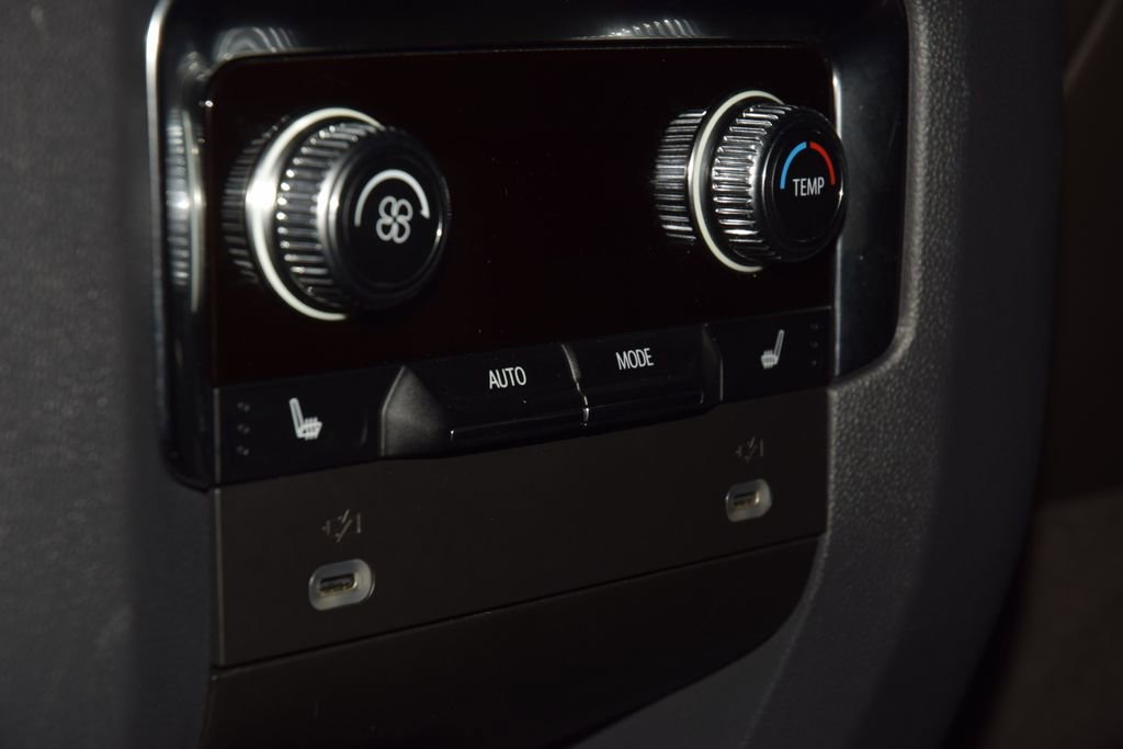 Used 2024 GMC Yukon Denali AWD/4WD image 45