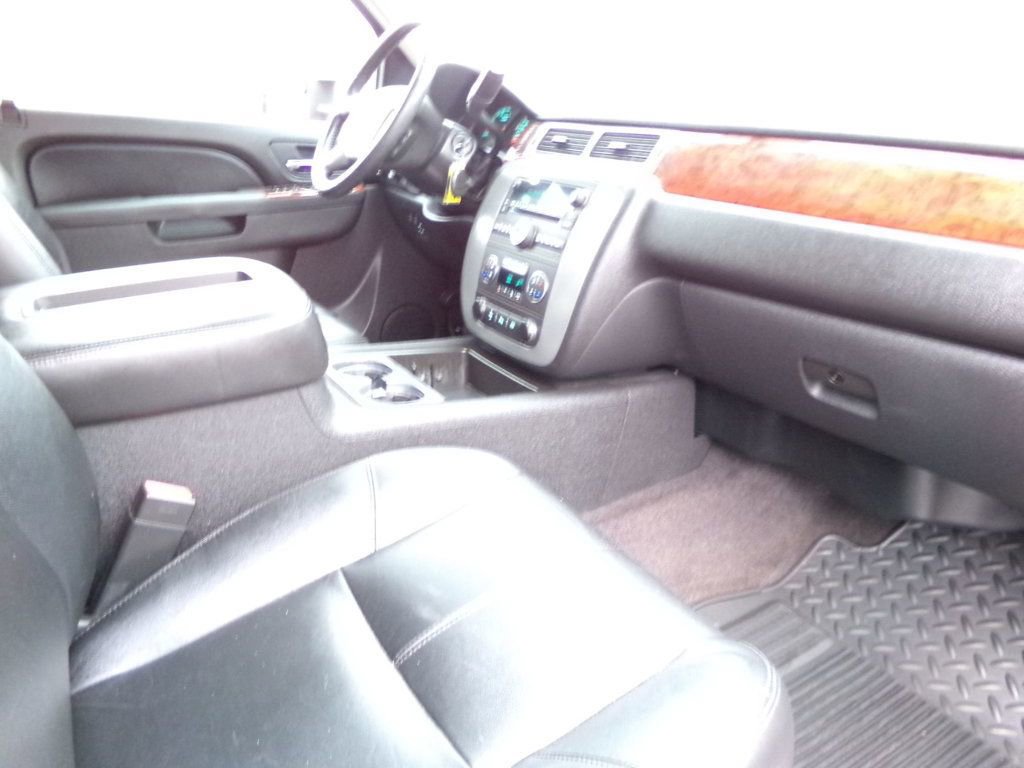 Used 2011 GMC Sierra 3500 SLT w/ SLT Convenience Package image 11