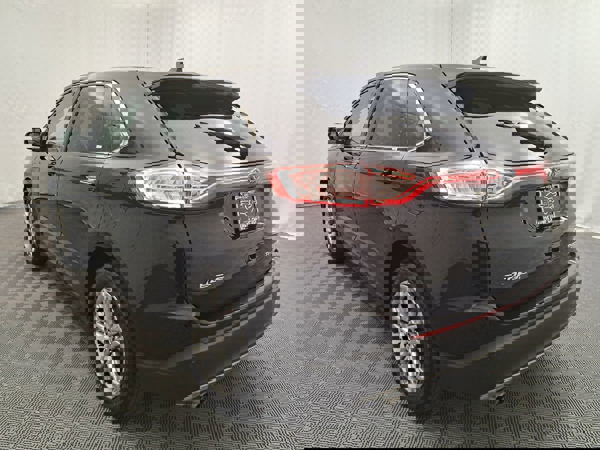 Used 2017 Ford Edge Titanium FWD image 5