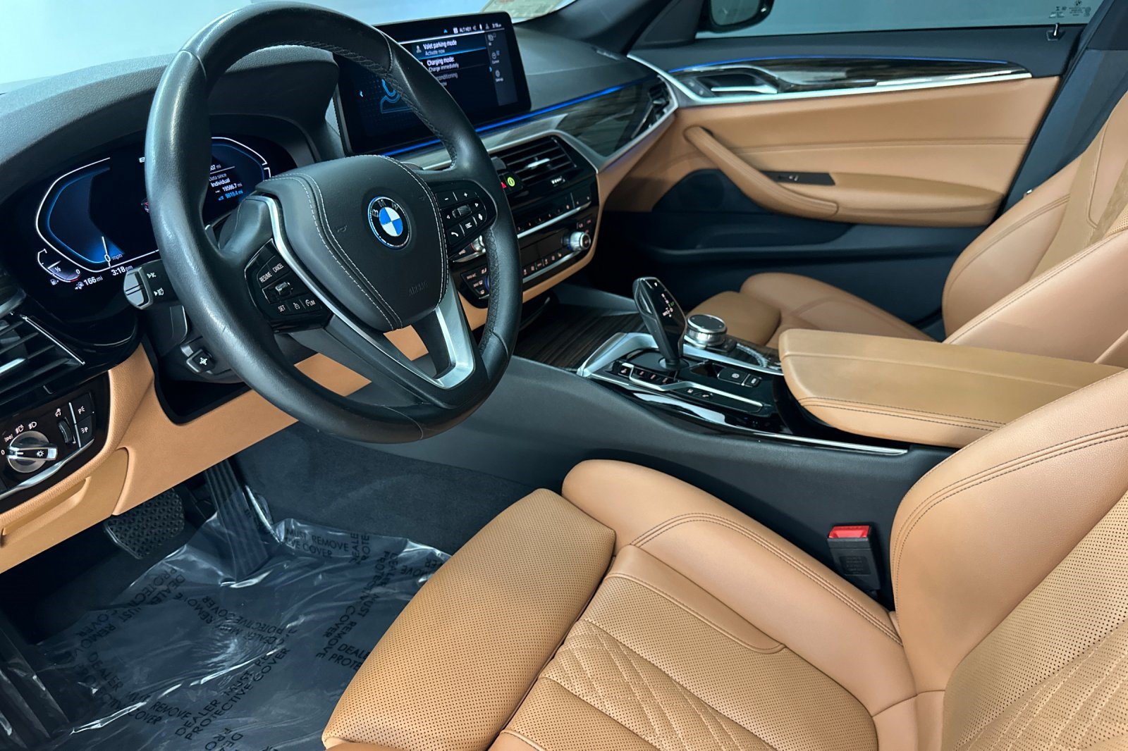 Certified 2023 BMW 530e w/ Convenience Package RWD image 4