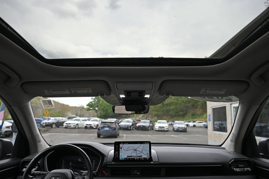 Used 2023 Honda Pilot Elite image 17