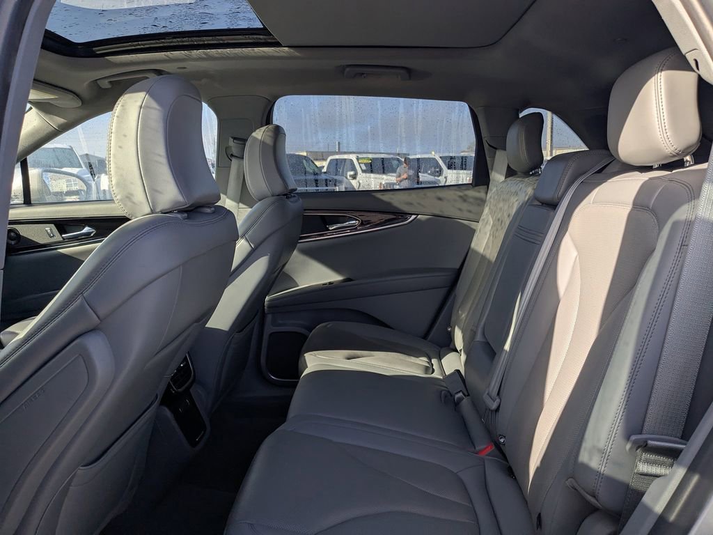 Used 2022 Lincoln Nautilus Reserve w/ Luxury Package image 13