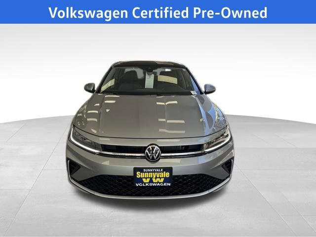 Certified 2025 Volkswagen Jetta SE w/ Sunroof Package image 12