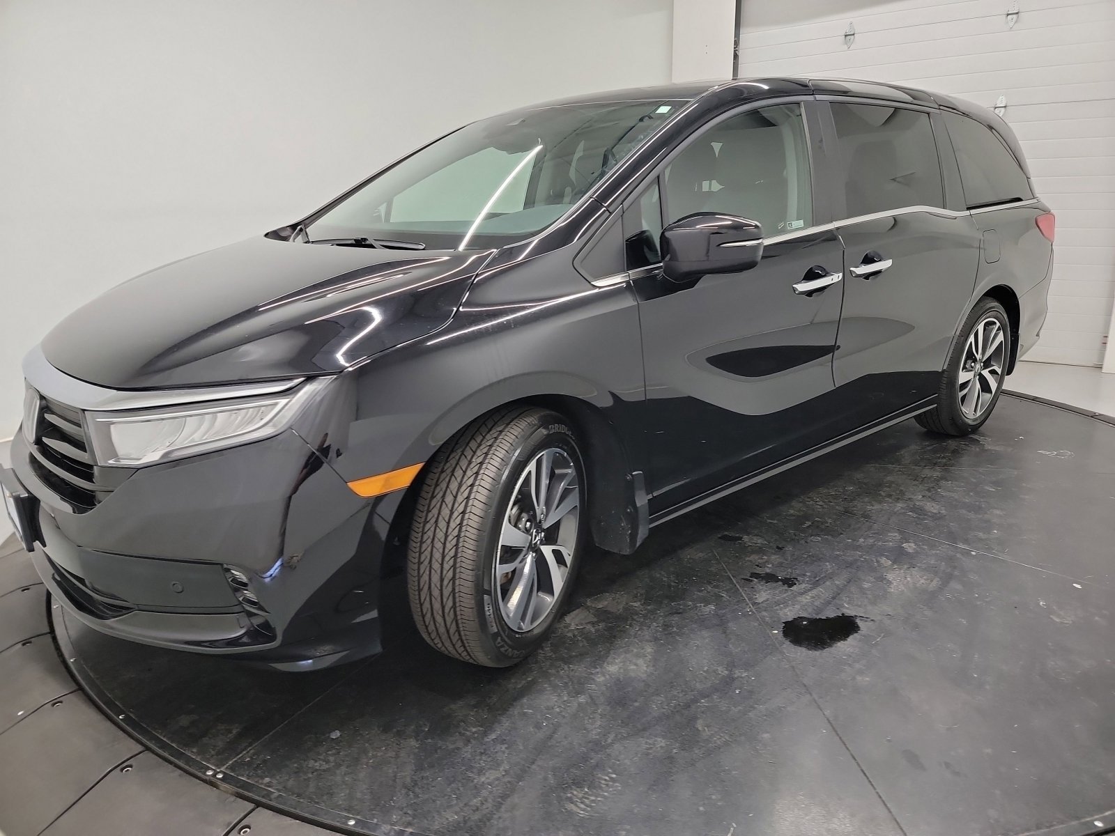 Certified 2023 Honda Odyssey Touring image 3