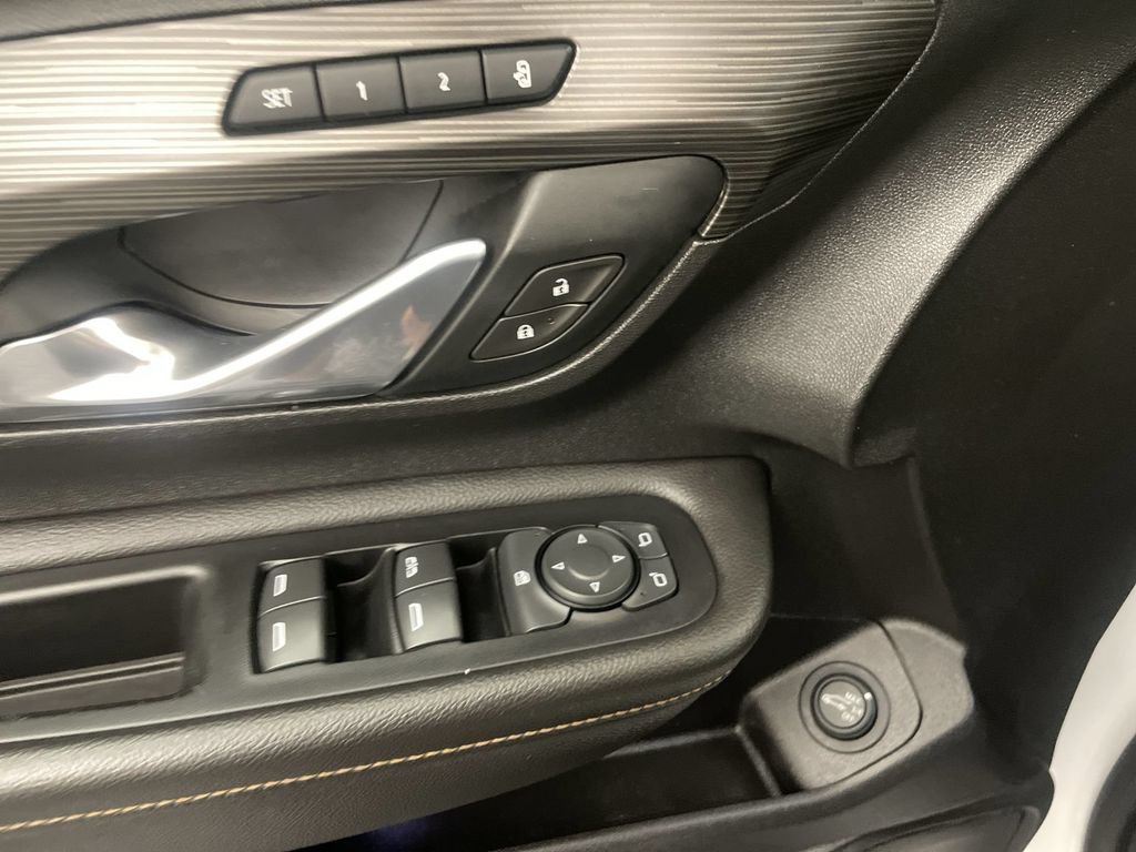 Used 2019 GMC Terrain SLT w/ Preferred Package AWD/4WD image 18